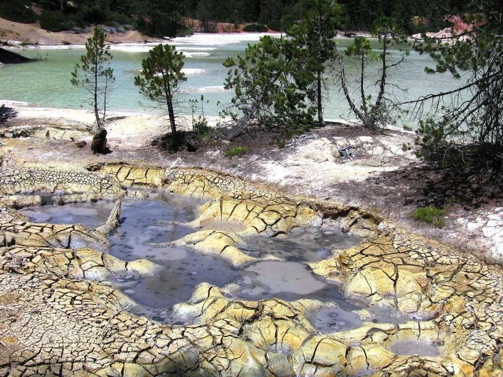 Lassen Volcanic National Park Boiling Springs Lake