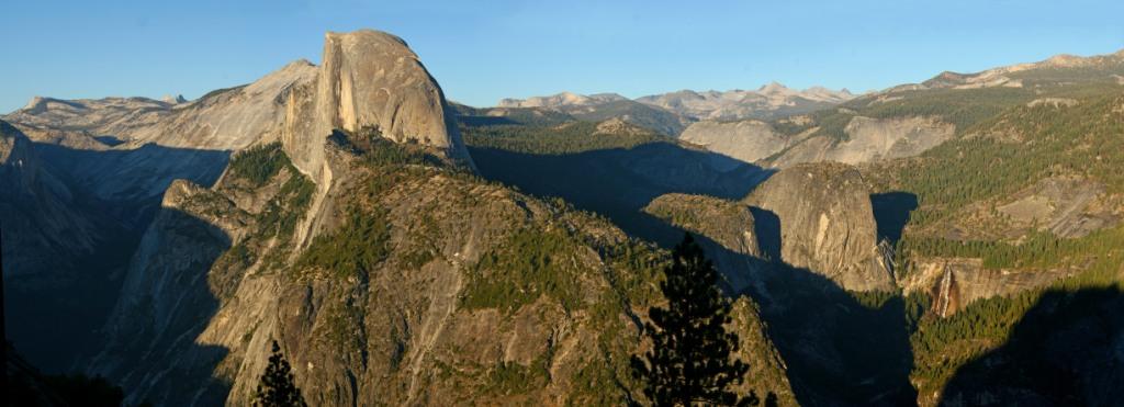 Yosemite National Park Spectacular view of Yosemite Valley and Half Dome from
        Glacier Point just before sunset