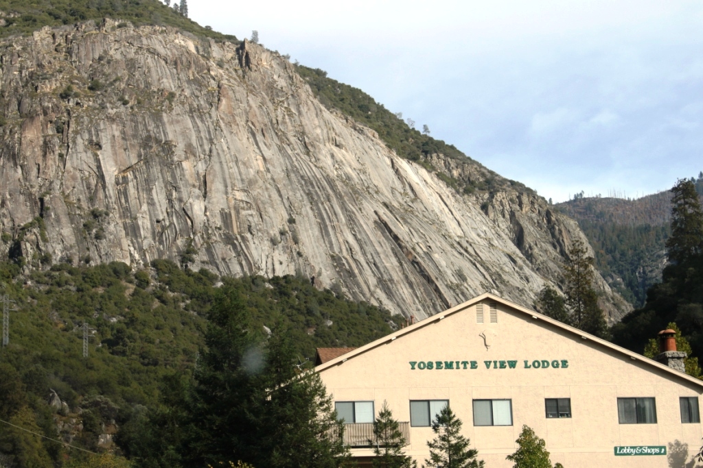 yosemite view lodge at national park entrace hwy 140